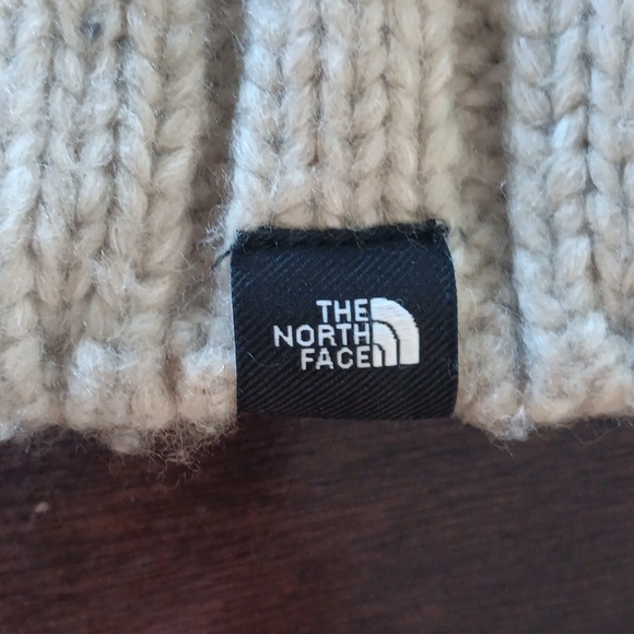 North Face Women's Winter Toque. Beige. OS. - Picture 2 of 3